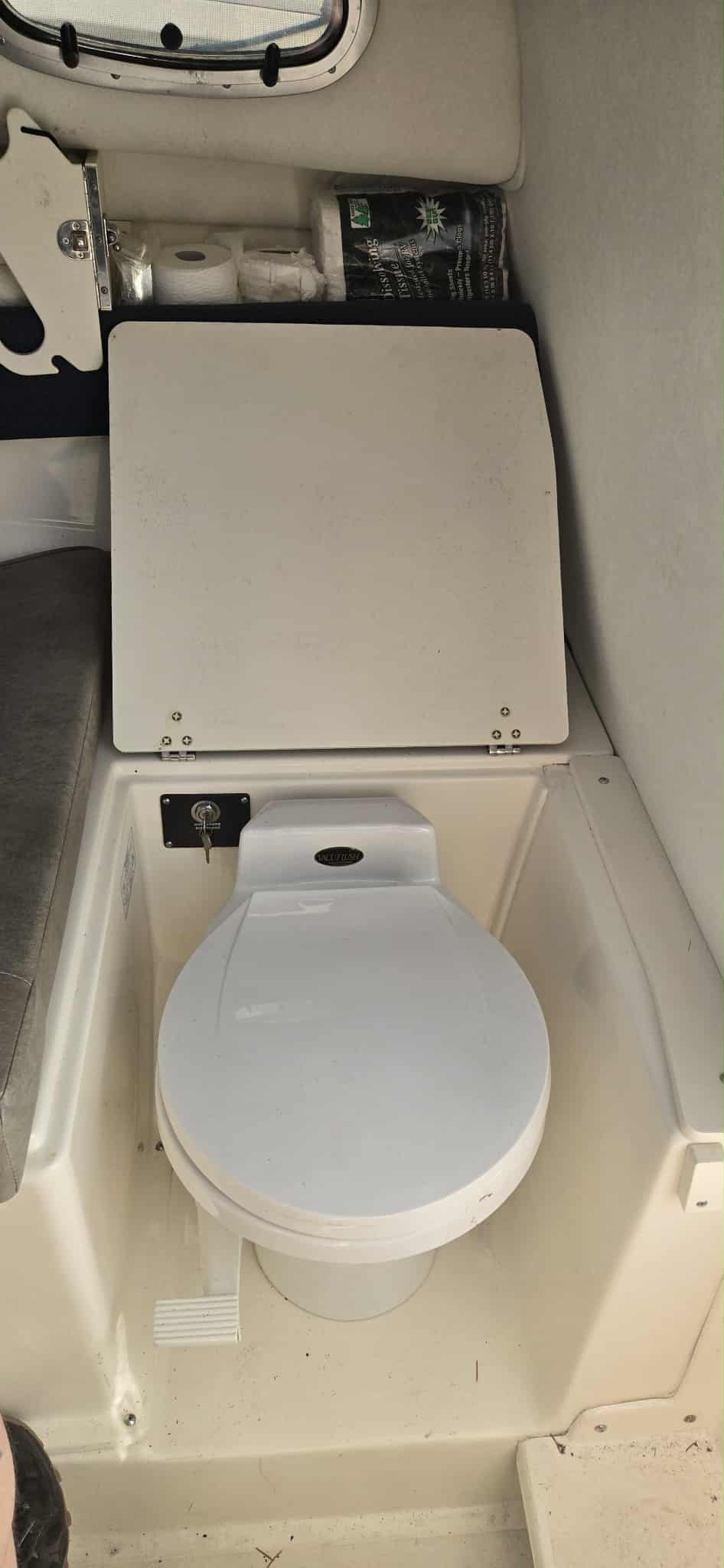 2000 Boston Whaler Conquest 23 - Image 8