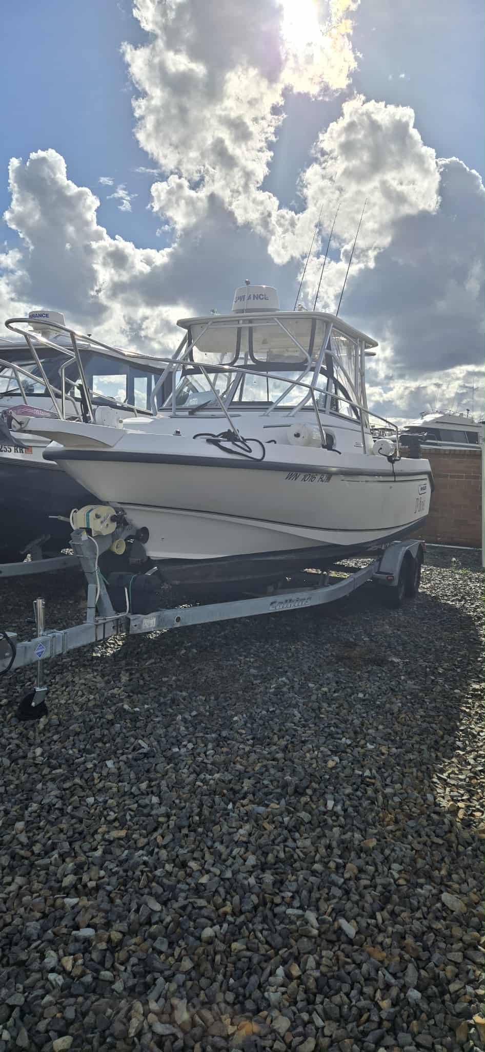 2000 Boston Whaler Conquest 23