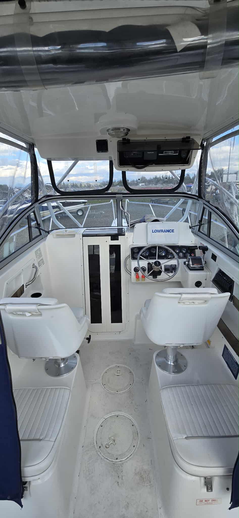 2000 Boston Whaler Conquest 23 - Image 6